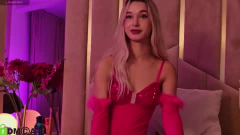 M. online show from November 14, 7:16 pm