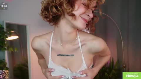 Snapshot of maffinpurrr chatting on September 30, 7:08 am Eva online show from September 30, 7:08 am
