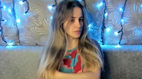 Maggie online show from April 20, 12:57 am