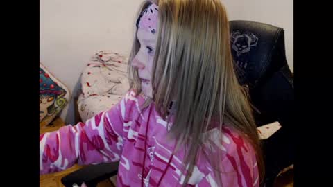 Magdalene Swaggy online show from January 10, 10:46 pm