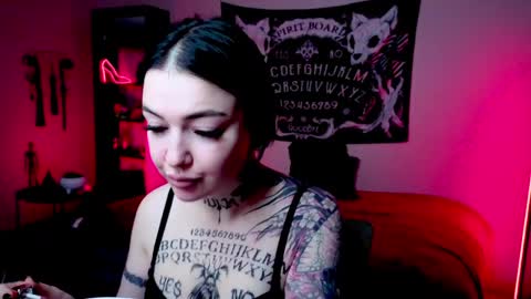 Magic Allie online show from April 2, 8:16 pm