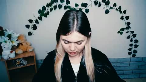 magic_katarina_ online show from February 18, 7:10 am