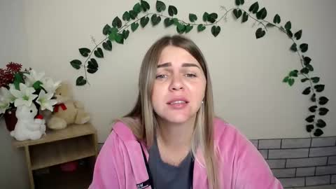 magic_katarina_ online show from September 15, 6:37 am