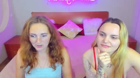 Snapshot of magiceyess chatting on October 2, 5:12 pm Lili and Bella online show from October 2, 5:12 pm