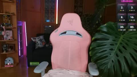 Nicole online show from April 20, 6:11 pm