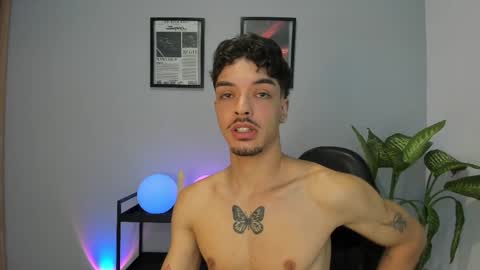 mai_sanchez online show from January 19, 8:46 am