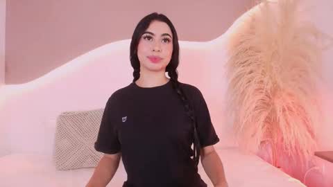 MAIA  LIA  online show from January 7, 1:43 am