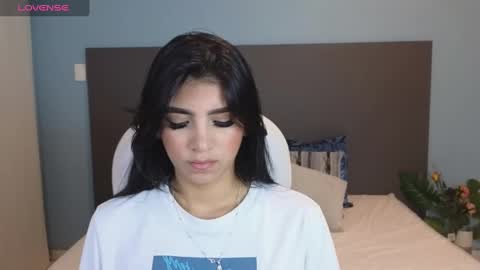 Maiaa Ruiz  online show from February 8, 12:39 pm