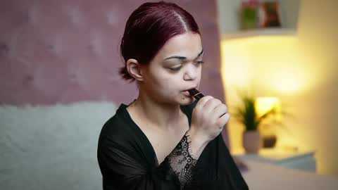  Maia  online show from March 26, 9:09 pm