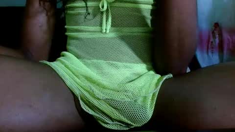 Snapshot of maidi_hot chatting on February 7, 3:30 pm Bella Maidi online show from February 7, 3:30 pm