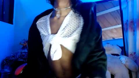 Snapshot of maidi_hot chatting on September 18, 10:30 am Bella Maidi online show from September 18, 10:30 am