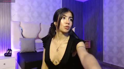 maiily_tay online show from October 27, 1:11 pm