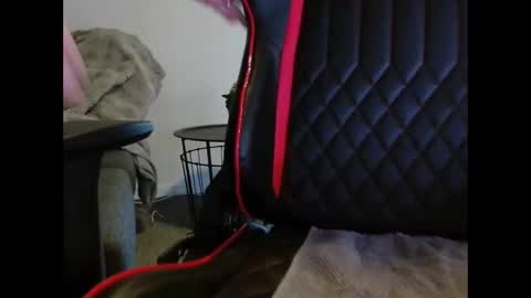 mailtomackans online show from April 27, 7:28 am