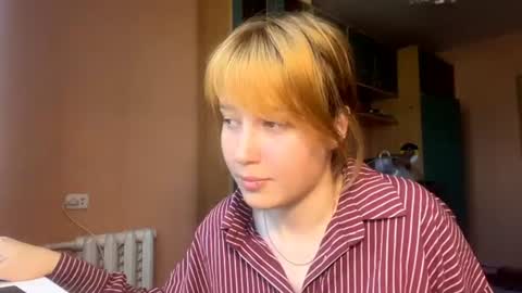 Evie online show from June 26, 1:05 pm