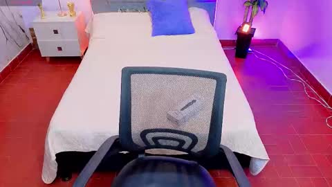 MAITE STONE1 online show from January 14, 3:47 am