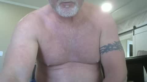 makinit08 online show from April 23, 3:46 pm