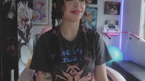 MakiyahBelle online show from January 19, 7:29 am