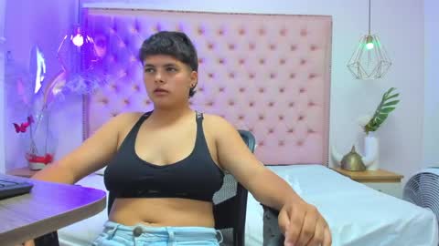 malen_sanchez online show from April 8, 5:10 am