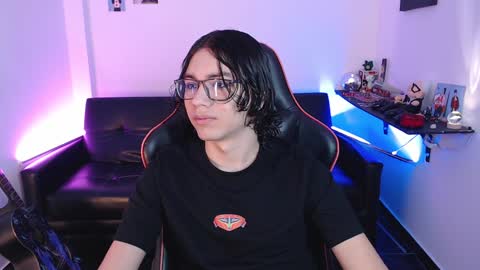 Snapshot of malik_harrison_ chatting on December 26, 3:10 pm Malik online show from December 26, 3:10 pm