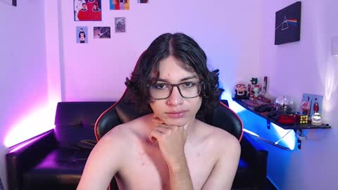 Snapshot of malik_harrison_ chatting on December 23, 6:05 pm Malik online show from December 23, 6:05 pm