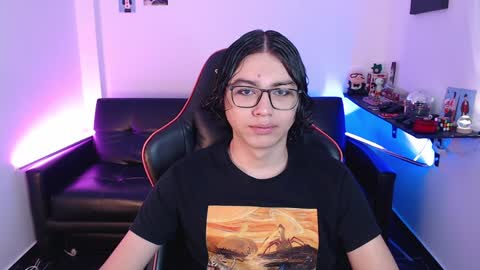 Snapshot of malik_harrison_ chatting on December 20, 3:21 pm Malik online show from December 20, 3:21 pm