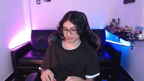 Snapshot of malik_harrison_ chatting on January 11, 1:53 pm Malik online show from January 11, 1:53 pm