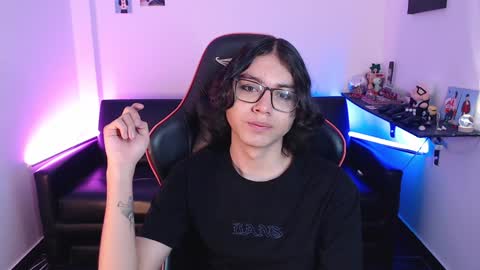 Snapshot of malik_harrison_ chatting on January 28, 4:52 pm Malik online show from January 28, 4:52 pm