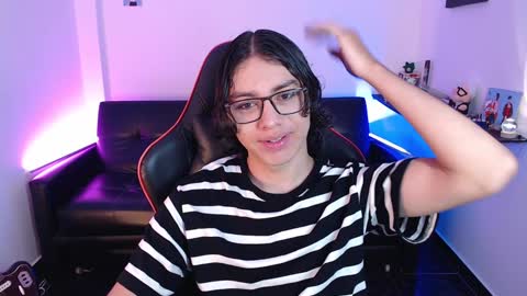 Snapshot of malik_harrison_ chatting on January 2, 3:08 pm Malik online show from January 2, 3:08 pm