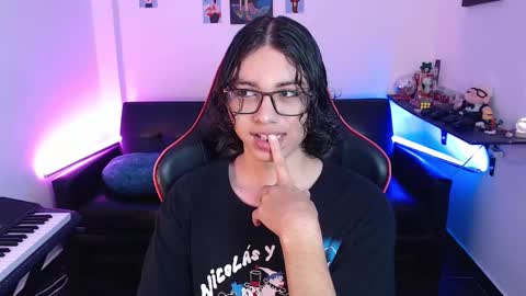 Snapshot of malik_harrison_ chatting on February 25, 2:26 pm Malik online show from February 25, 2:26 pm