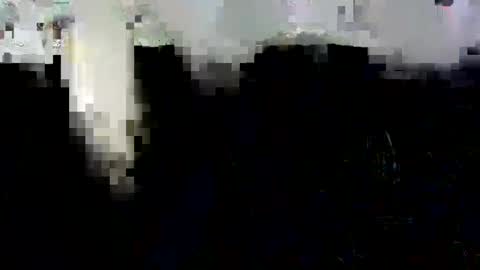 Snapshot of malinda702 chatting on December 14, 6:02 am malinda702 online show from December 14, 6:02 am