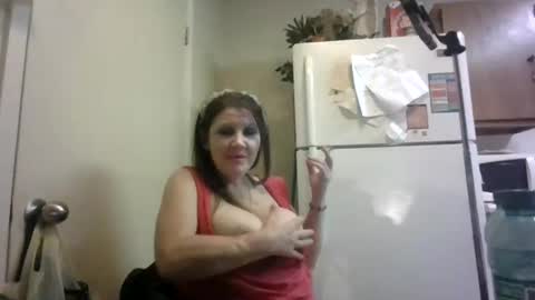 Snapshot of malinda702 chatting on January 3, 6:33 am malinda702 online show from January 3, 6:33 am