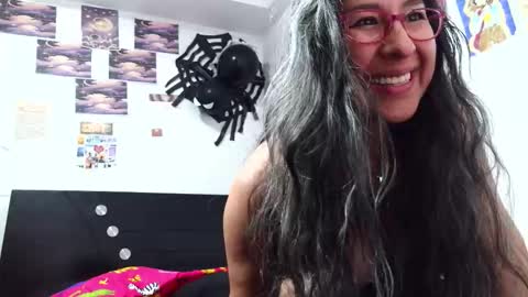 Snapshot of malishka_fox chatting on October 16, 3:28 am Malishka online show from October 16, 3:28 am