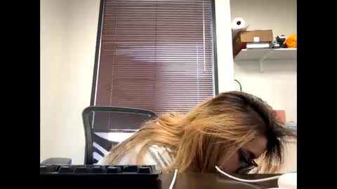 mamaboozey online show from February 10, 8:45 pm