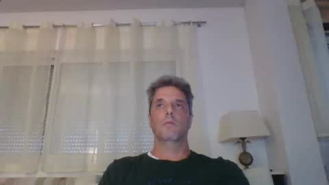 Snapshot of man211172 chatting on October 4, 3:43 pm man211172 online show from October 4, 3:43 pm