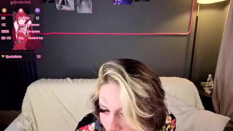 Luna online show from February 25, 9:51 pm