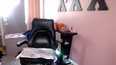 MandyBabyXXX online show from February 20, 6:54 pm