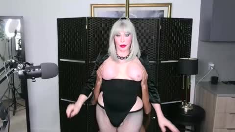 Snapshot of mandygoodhandy chatting on October 26, 12:33 am Mandy Goodhandy online show from October 26, 12:33 am