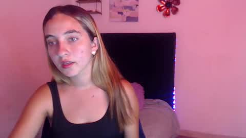 Snapshot of mandyy_petite chatting on October 27, 8:20 pm mandy sofi online show from October 27, 8:20 pm