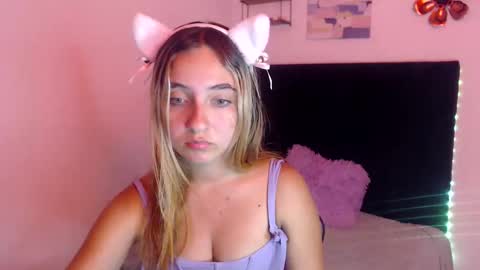 Snapshot of mandyy_petite chatting on October 29, 5:53 am mandy sofi online show from October 29, 5:53 am