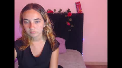 Snapshot of mandyy_petite chatting on October 11, 8:01 pm mandy sofi online show from October 11, 8:01 pm