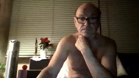 manes5858 online show from December 5, 10:29 pm