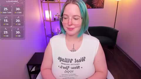 manic_pixie_ online show from July 10, 3:17 pm