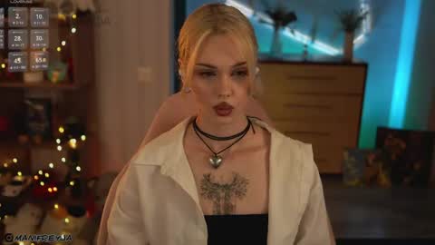 Amelie online show from April 15, 8:31 pm