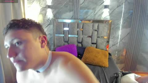 Manson and Zoe online show from April 17, 11:34 am