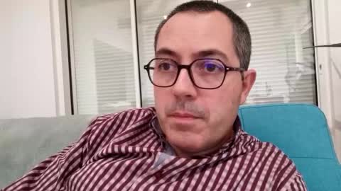 manu5933 online show from November 17, 5:15 pm