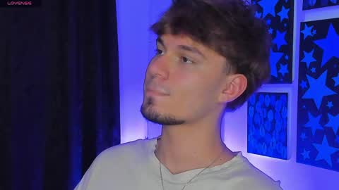  independent model online show from April 21, 3:02 am