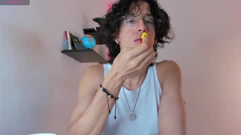 Manuel online show from October 9, 2:28 am