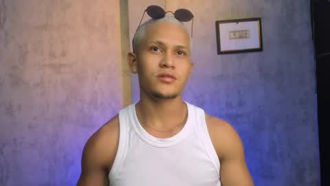 Manuel online show from November 12, 2:36 am