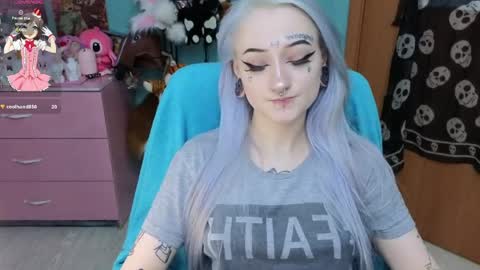 Manuela online show from March 27, 9:05 pm