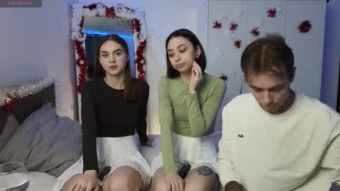 MARY PVT IS OPEN online show from December 19, 12:00 pm